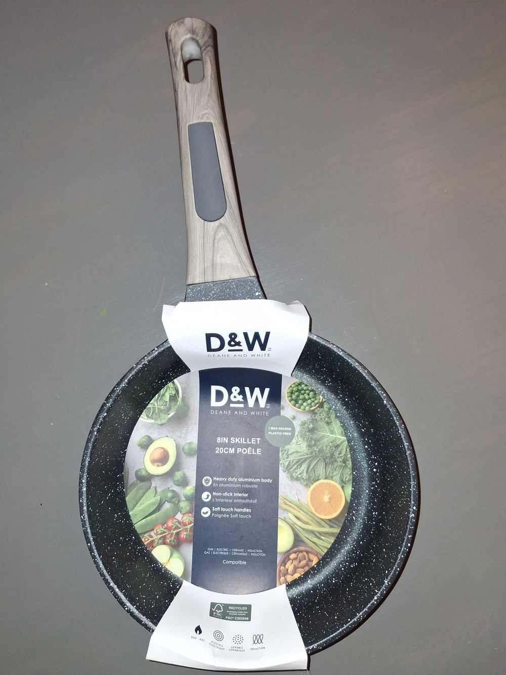 8in Nonstick Skillet in Black Speckled with Wood-Effect Handle